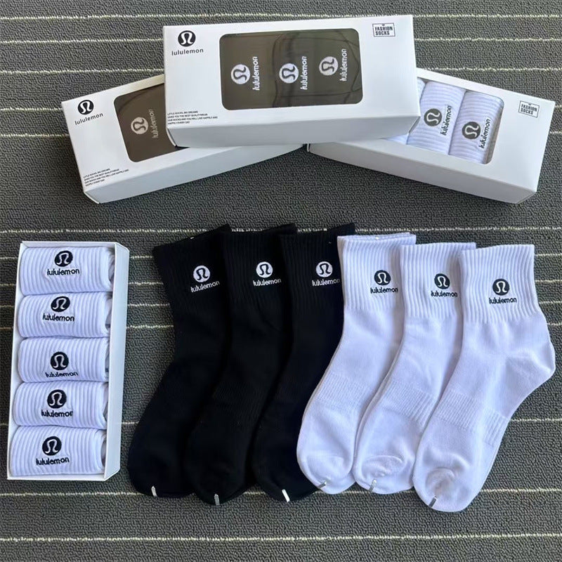 (PACK OF - 5) Mens Mid-Calf Embroidered Gift Box Socks