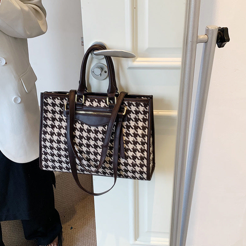 Houndstooth Tote Backpack – Chic & Roomy Fall Bag 👜🍂