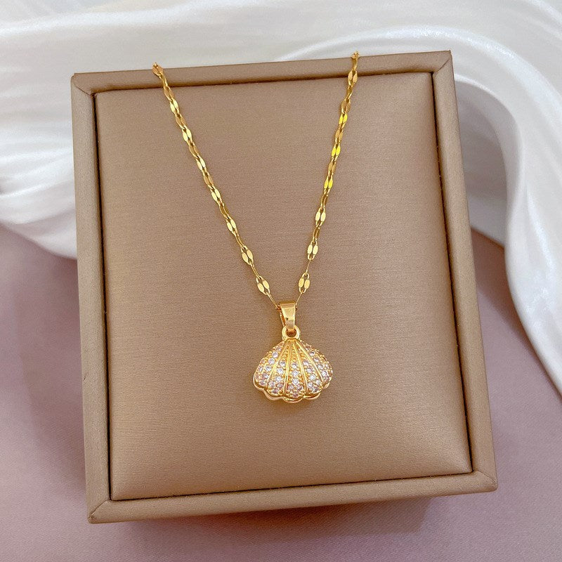 Korean Style Diamond-Encrusted Shell Pearl Necklace