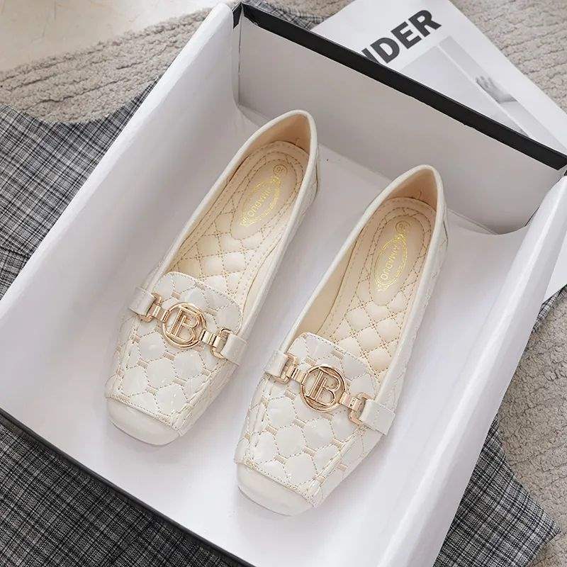 Square Toe Flats for Women – Stylish & Comfortable Shoes
