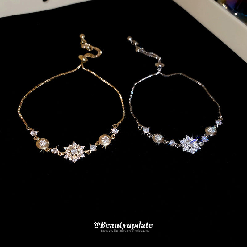 Diamond Snowflake Pendant Bracelet – Light Luxury Jewelry