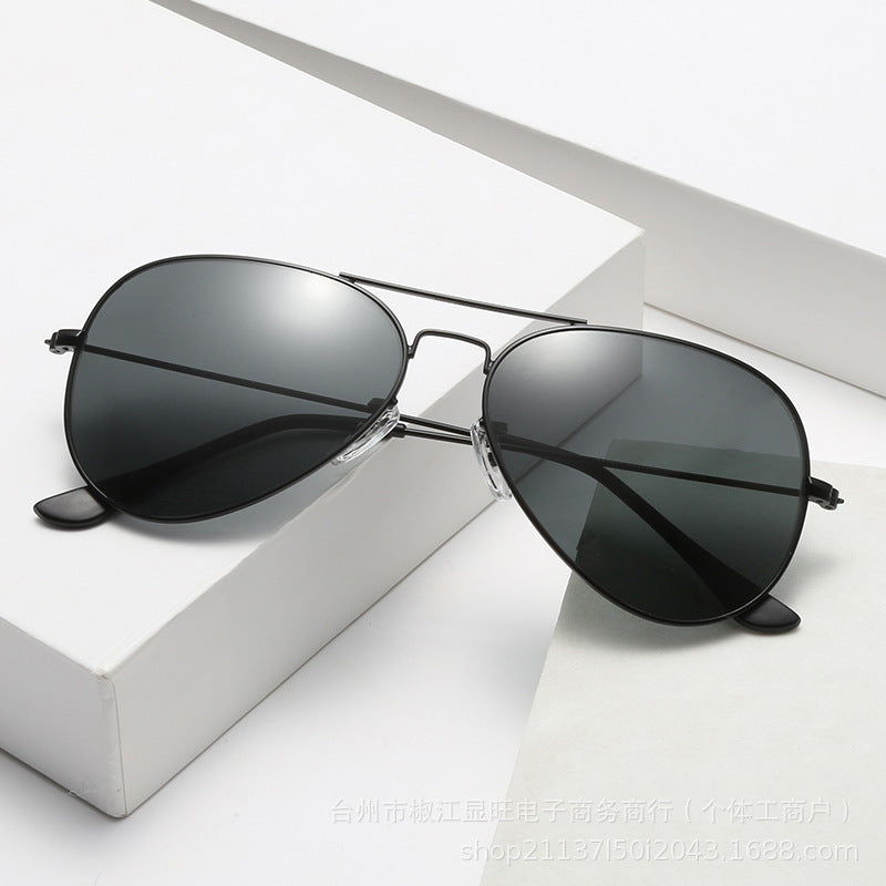 3025/3026 Aviator Sunglasses – Stylish & UV Safe