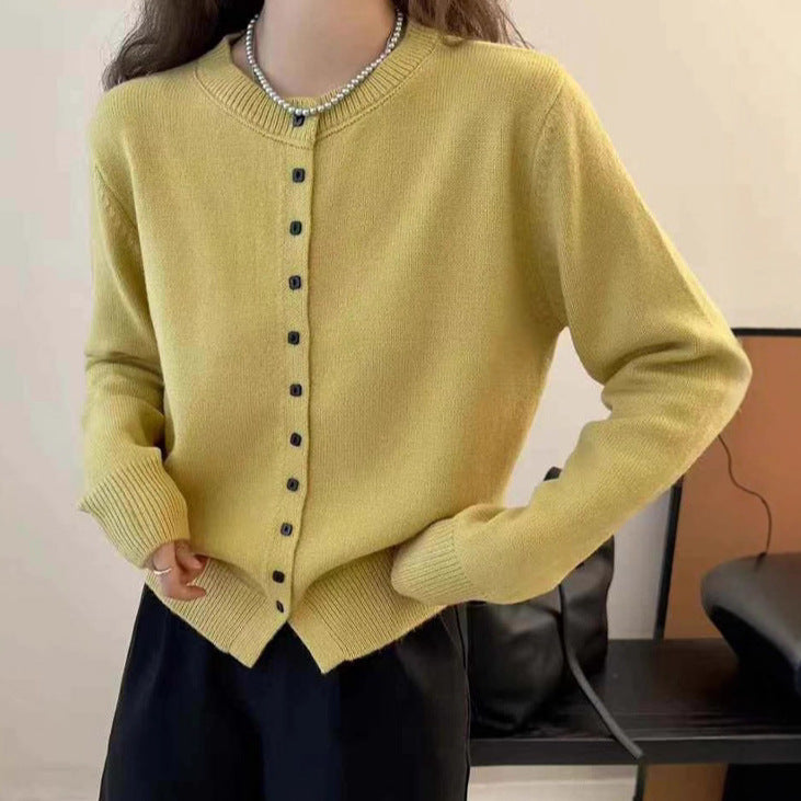 Women’s Simple Buttoned Round Neck Knit Cardigan