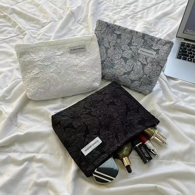 2023 Trendy Large Cosmetic Bag – Stylish & Spacious
