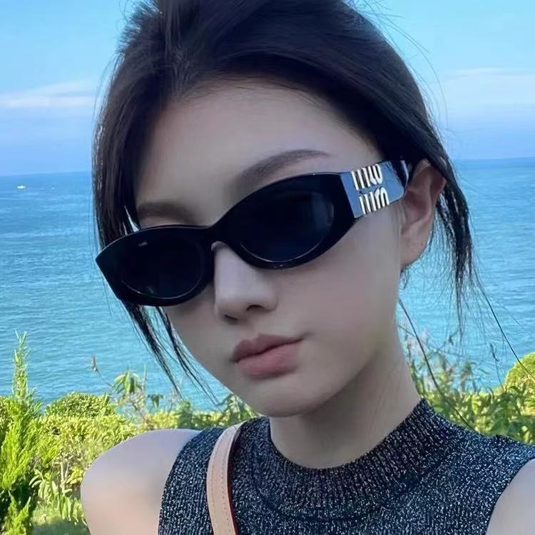 2026 European Cat-Eye Sunglasses for Women UV Protection