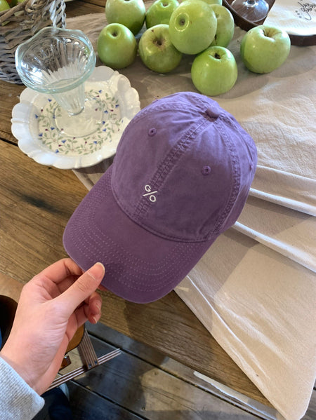 Red american retro embroidered baseball cap women curved brim hat