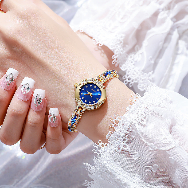 Diamond-Accented Claw Chain Women’s Quartz Watch Trendy