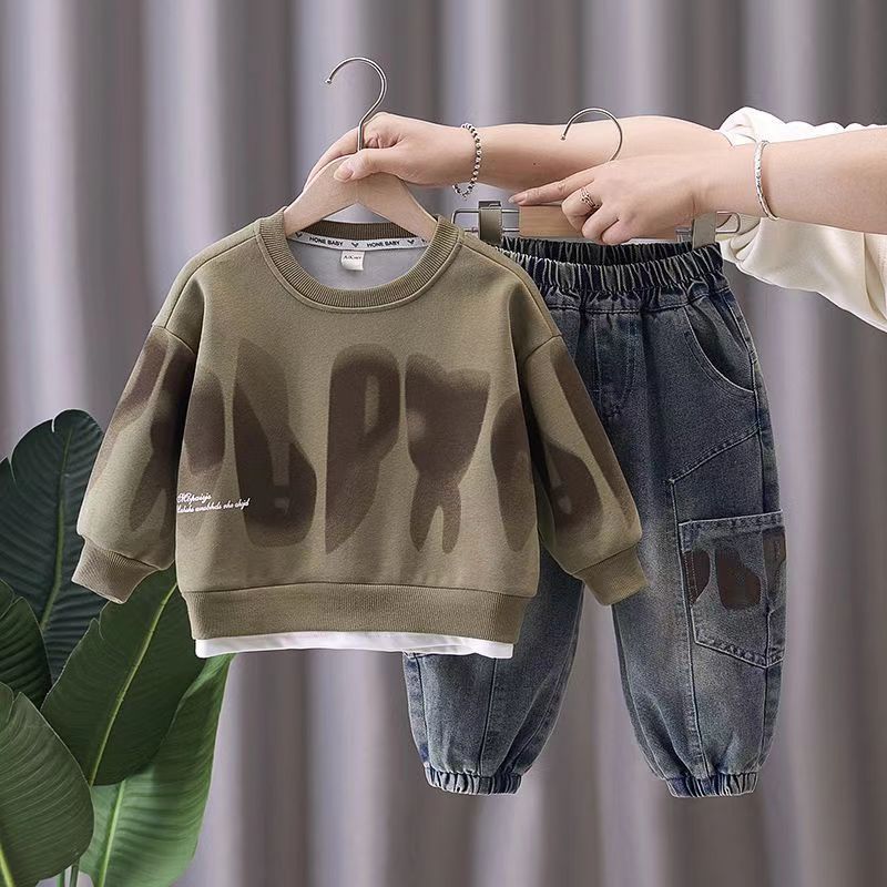 Boys Fleece Sweatshirt & Jeans Two-Piece Set 2025