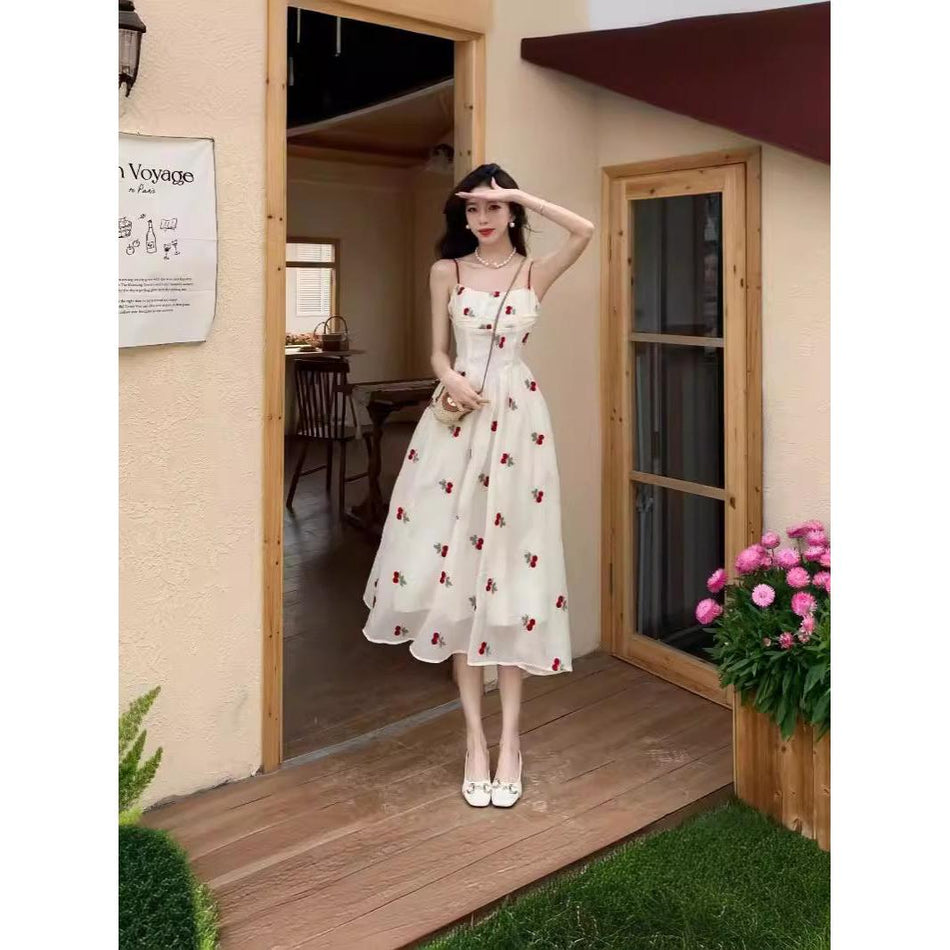 French Floral Suspender Dress – Plus Size & Elegant